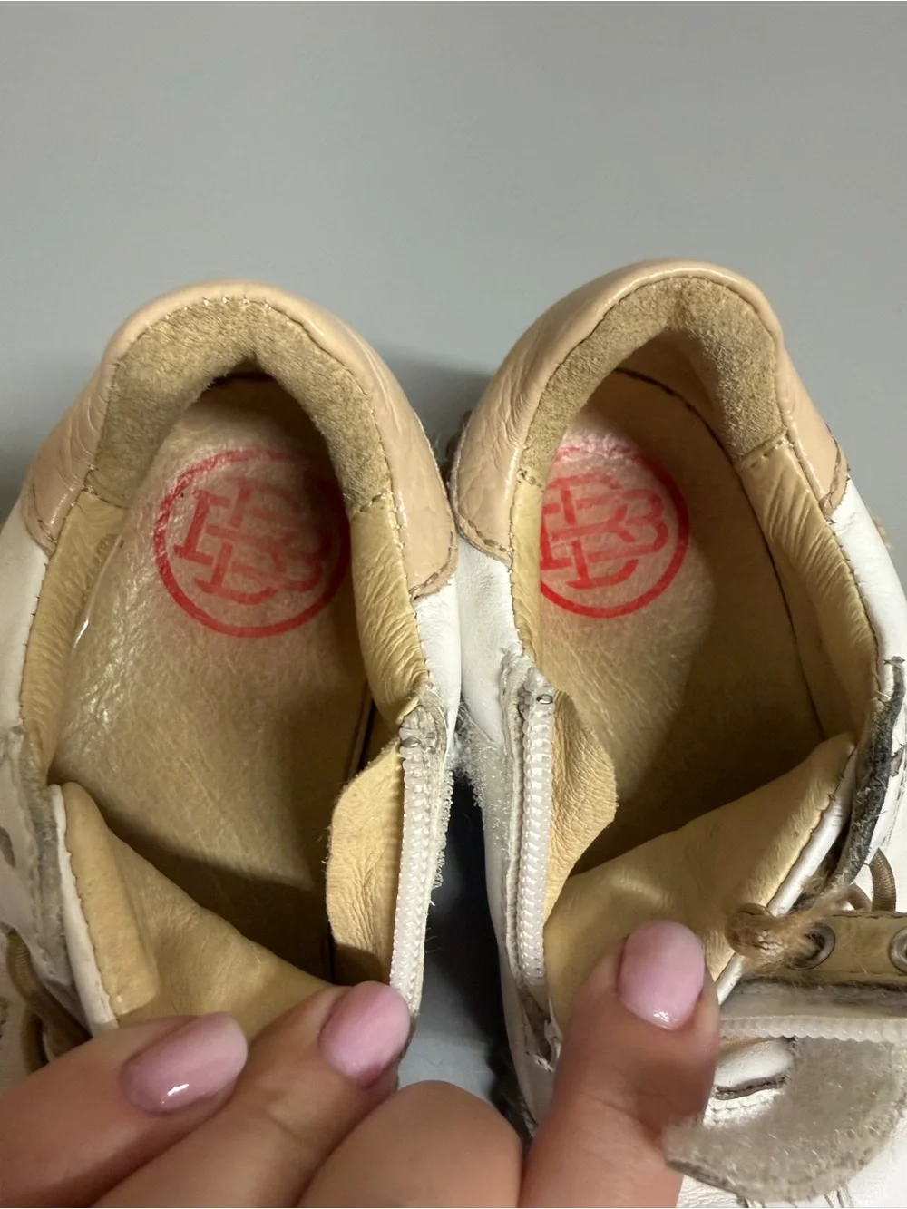 BLUBLONC TODDLER WHITE BEAR SNEAKERS Sz 27 US 10